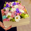 Подарочный набор «Конфетти делюкс» из роз и ирисов