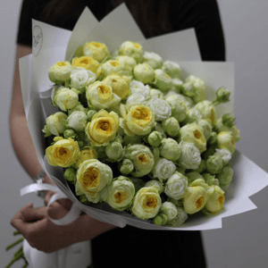 Букет из 21 кустовых роз