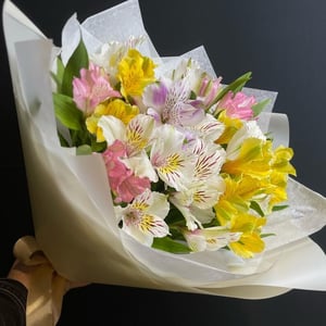 Букет альстромерий микс