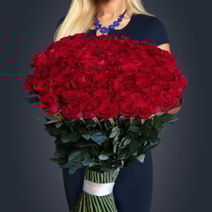 Букет из 101 красной розы Эквадор 90 см