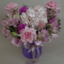 Шляпная коробка с цветами «Нежная магия» из роз и альстромерий