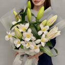 Букет «Old money Lilium» из тюльпанов