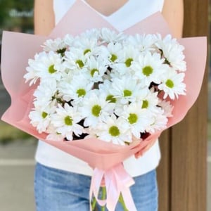 Букет из ромашковых хризантем