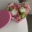 Композиция в форме сердца «Сердечко (гортензия, гвоздика)»