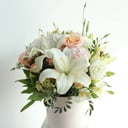 Композиция «Комплимент от меня» из роз и эустом