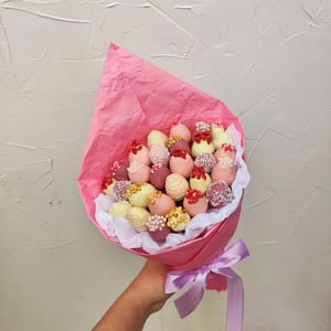 Букет из клубники в шоколаде Розовый