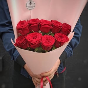 Монобукет из 9 красных роз 50 см