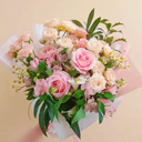 Букет из роз и ромашек