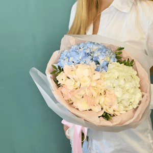 Букет из гортензий 3 шт
