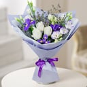 Букет «Сияние сапфира» из роз и ирисов