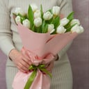 Букет из 15 белых тюльпанов