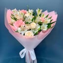 Букет "Сакура любви" из альстромерий и роз