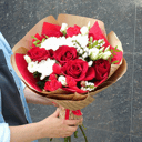 Букет Восторг из роз и эустом