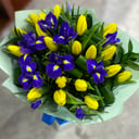 Букет желтых тюльпанов с ирисами