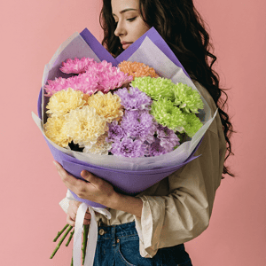 Букет из яркой хризантемы