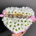 Коробка с цветами «Ромашковый рай» из хризантем