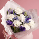 Воздушный авторский букет Charlotte из экзотических цветов и гвоздик