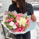 Букет из французской розы с тюльпанами