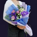 Букет "Вечерний свет" из роз и эустом