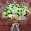 Букет «Берлин» из роз и гипсофил