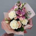 Букет с орхидеей