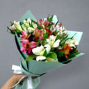 Букет из альстромерии