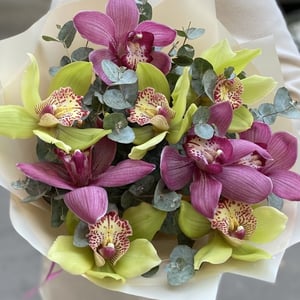 Букет из орхидей