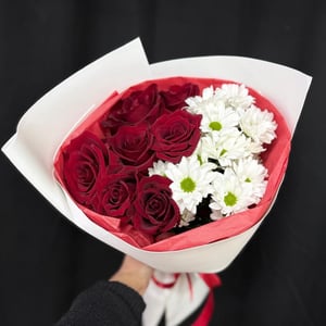 Букет «Инь и Ян» из хризантем