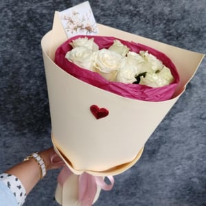 Букет "Влюбленный кролик" из роз