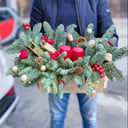 Коробка с цветами «Композиция с свечами из нобилиса»