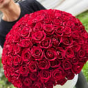 Шляпная коробка с цветами «101 роза в коробке»