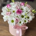 Коробка с цветами «Кэнди» из эустом и роз