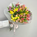 Букет из альстромерий