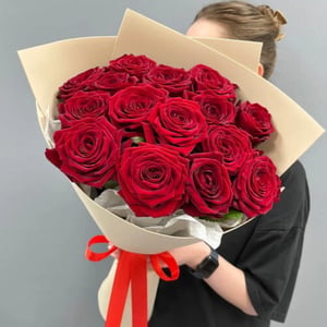 Букет из 15 красных роз