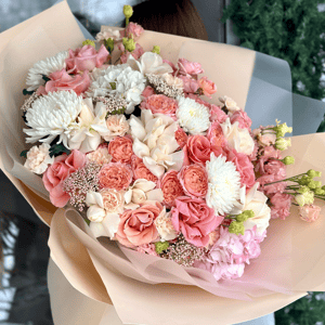 Микс букет "Радость" из роз и гвоздик