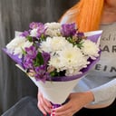 Букет из альстромерий и кустовых хризантем