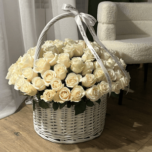 Корзина с цветами «99 белых роз»