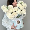 Шляпная коробка с цветами «Флер наркотик французские белые Розы»