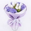 Букет «Весенняя свежесть» из тюльпанов и экзотических цветов