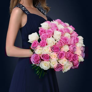 Букет «45 роз микс белые и розовые Эквадор»