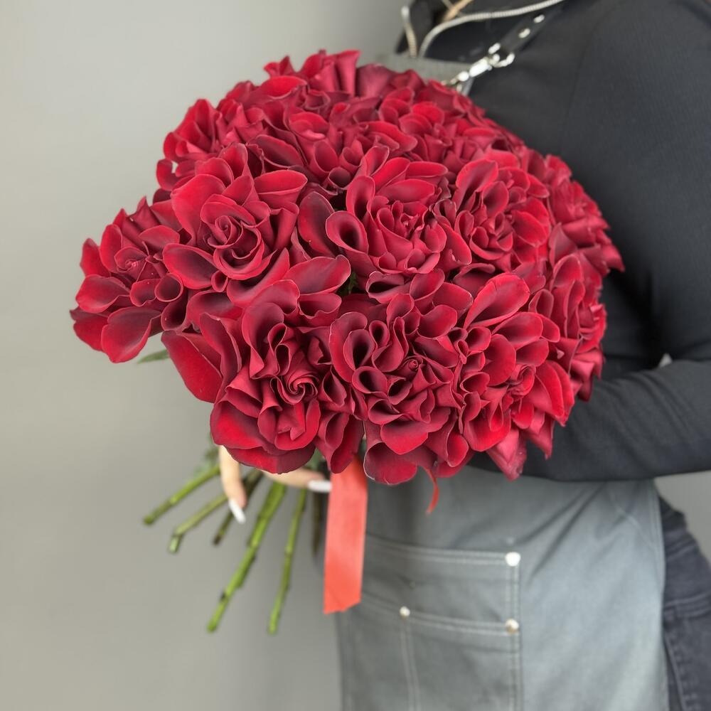 Букет шикарных георгиновых роз