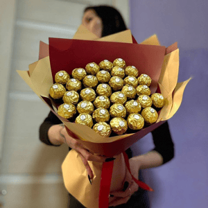 Сладкий букет из конфет ферреро роше