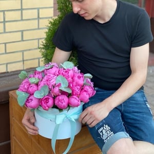 Композиция «Страстный порыв» из пионов