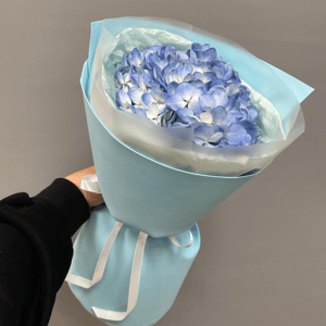 Букет «Голубая гортензия в упаковке»