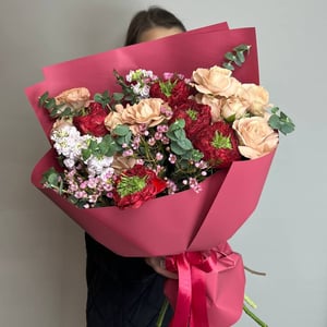 Букет с пионовидными розами