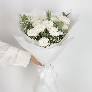 Букет «Хризантема с эвкалиптом»