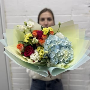 Букет счастья из роз и эустом