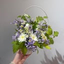 Летняя корзиночка с хризантемой и колоко