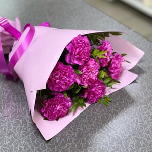 Букет «Малиновые диантусы» из гвоздик