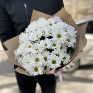 Букет из хризантемы в упаковке